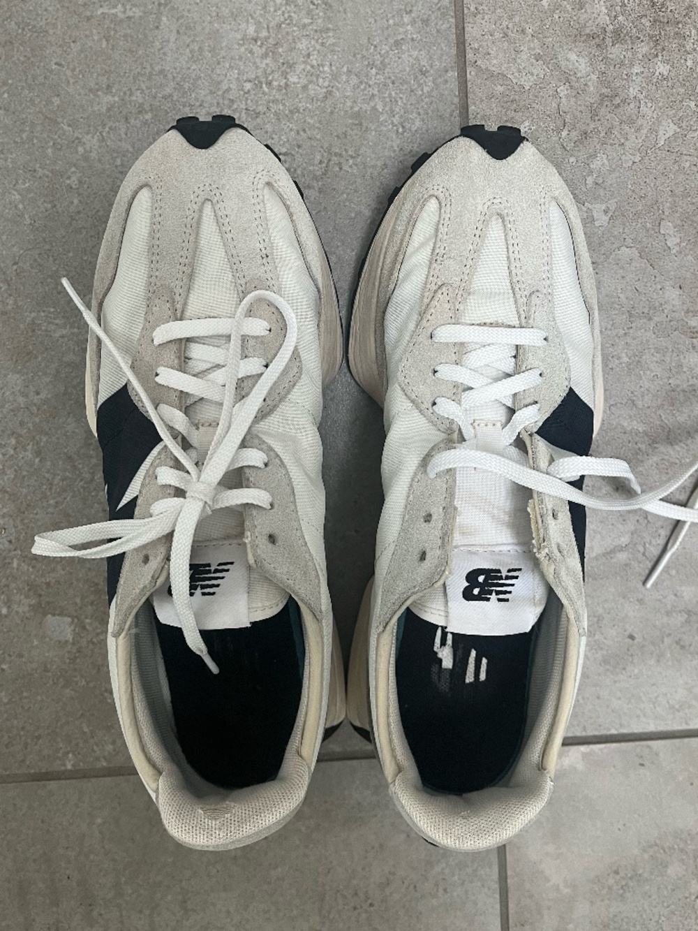 Clean Size 10 New Balance 327 - Picture 4 of 16